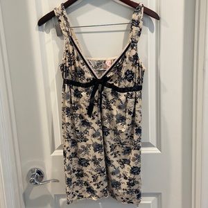 Floral Grey/Black/Crème colored BabyDoll lingerie